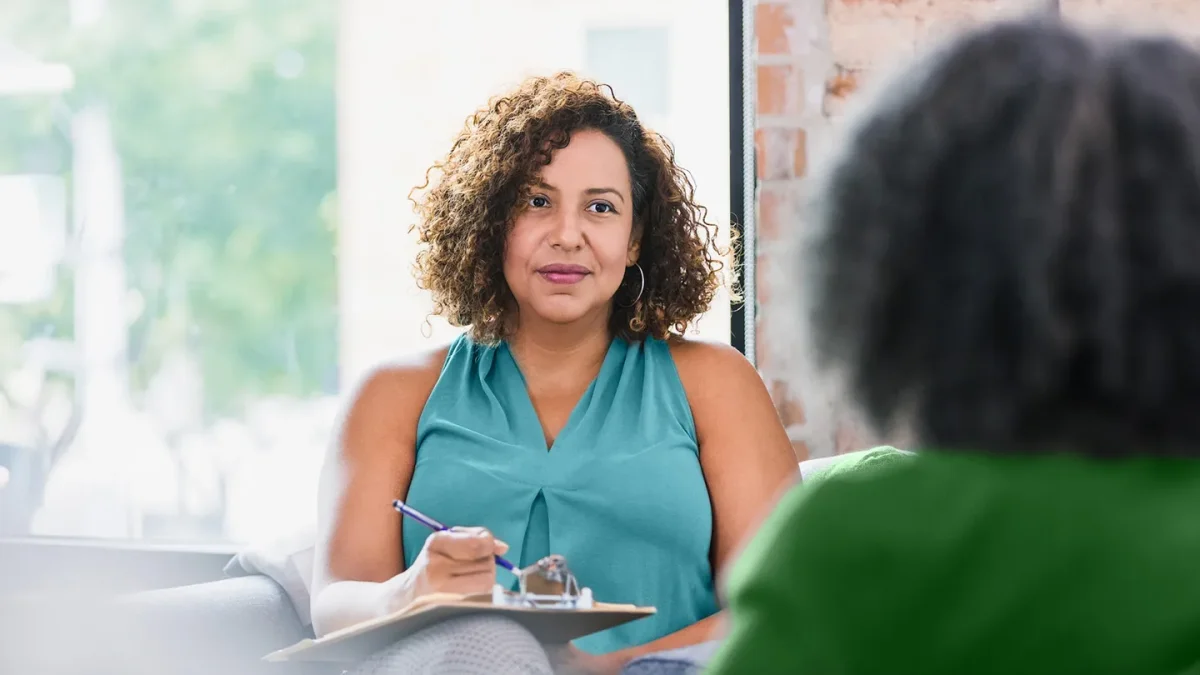 Psikiyatri Doktoru Hangi Hastalıklara Bakar? Ruh Sağlığı Rehberi